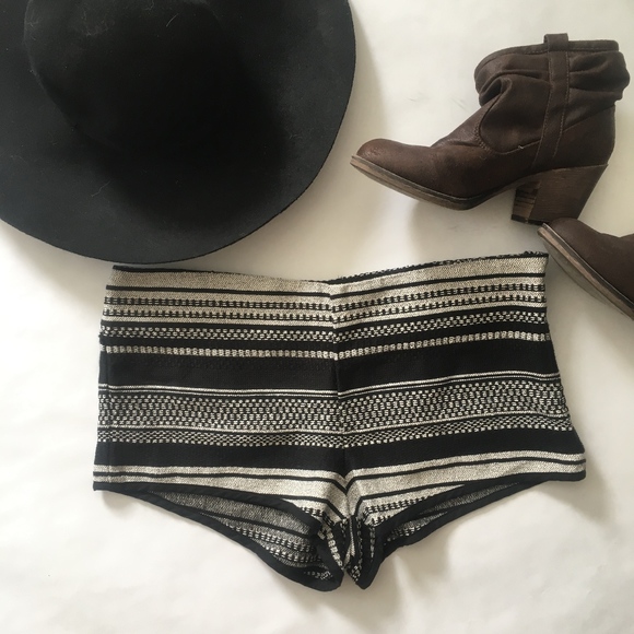 Free People Pants - Free People Black white stripe pattern shorts B06